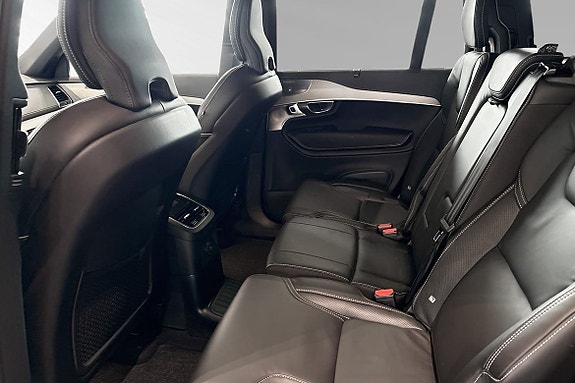 Volvo XC90 8 of 30
