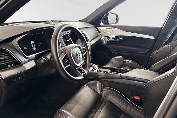 Volvo XC90 7 of 30