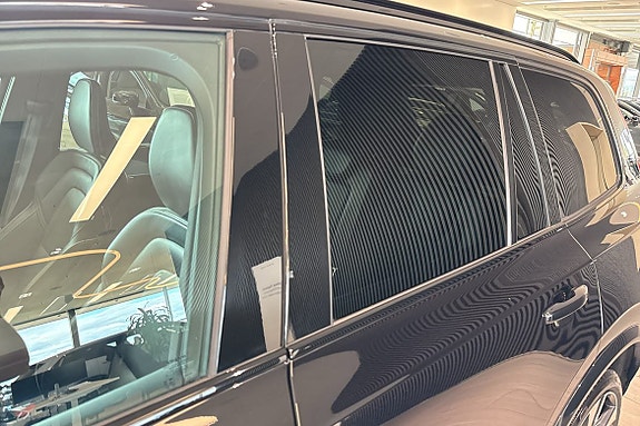 Volvo XC90 16 of 30