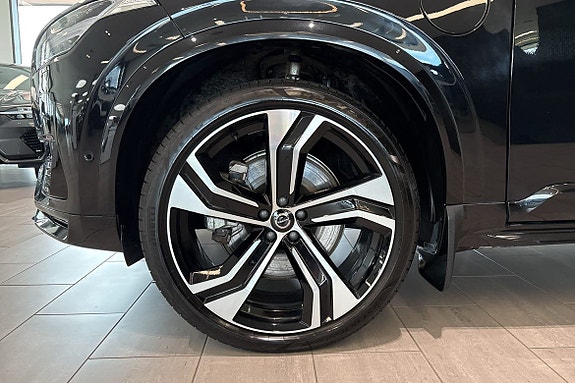 Volvo XC90 19 of 30