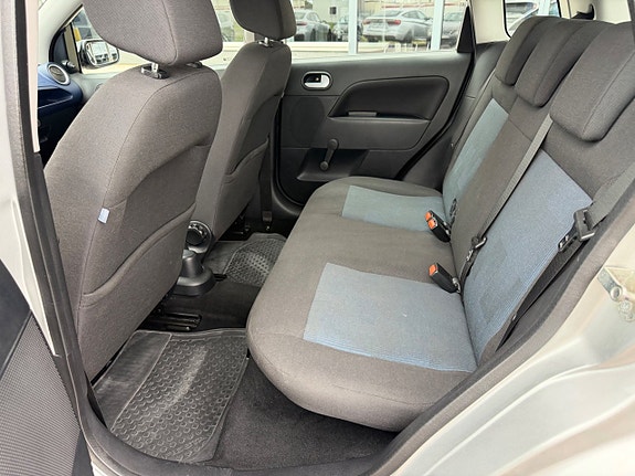 Ford Fiesta 6 of 8