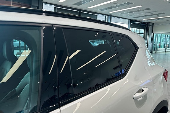 Volvo XC40 15 of 30