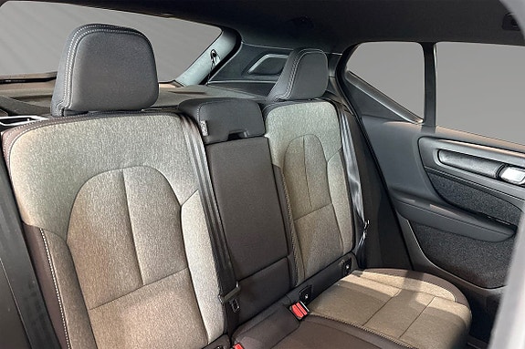 Volvo XC40 11 of 30