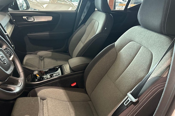 Volvo XC40 21 of 30