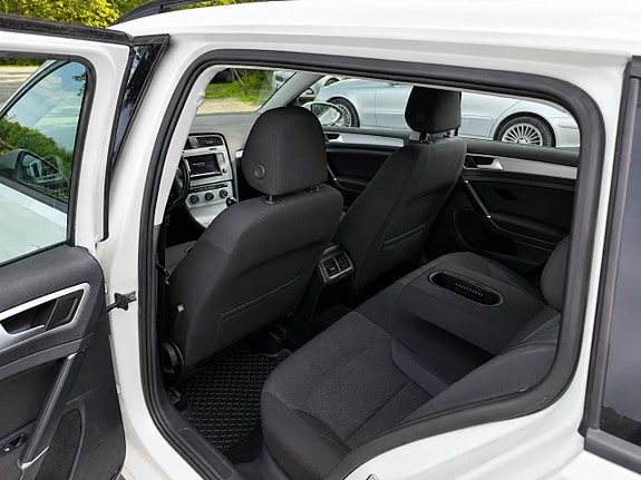 Volkswagen Golf VII 14 of 16