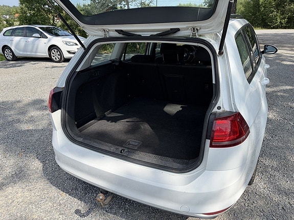 Volkswagen Golf VII 16 of 16