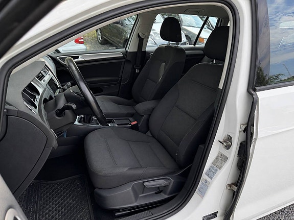 Volkswagen Golf VII 10 of 16