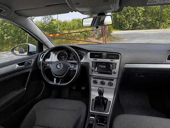 Volkswagen Golf VII 8 of 16