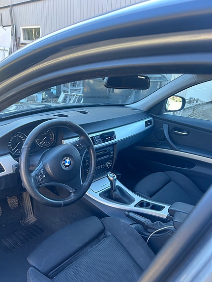 BMW 325i 8 of 9