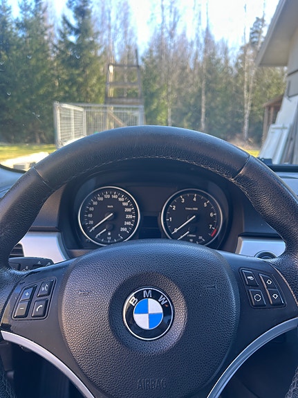BMW 325i 7 of 9