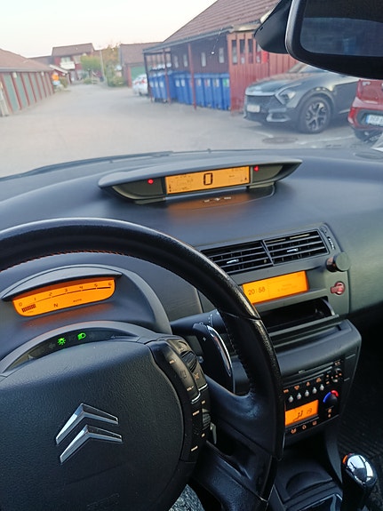 Citroen C4 5 of 9