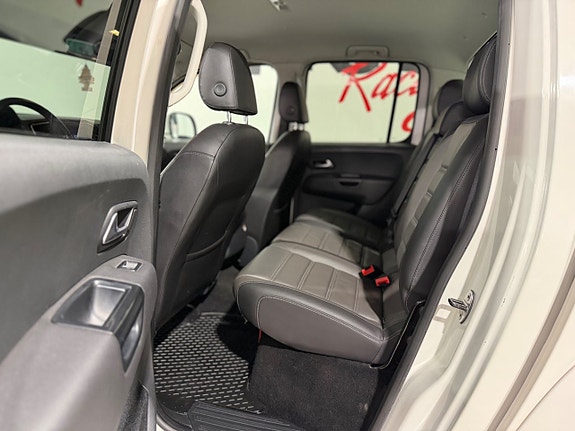 Volkswagen Amarok 14 of 15