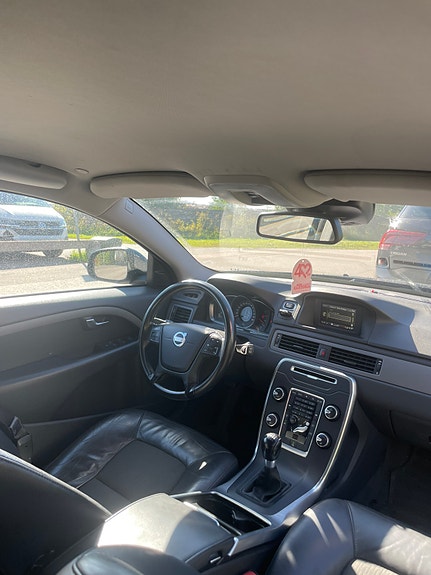 Volvo V70 5 of 14