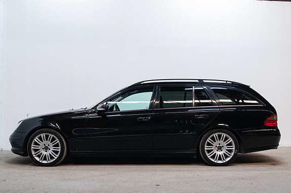 Mercedes-Benz E220 5 of 23