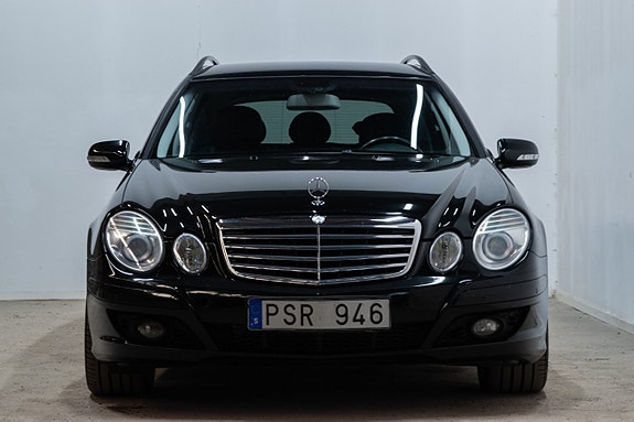 Mercedes-Benz E220 3 of 23