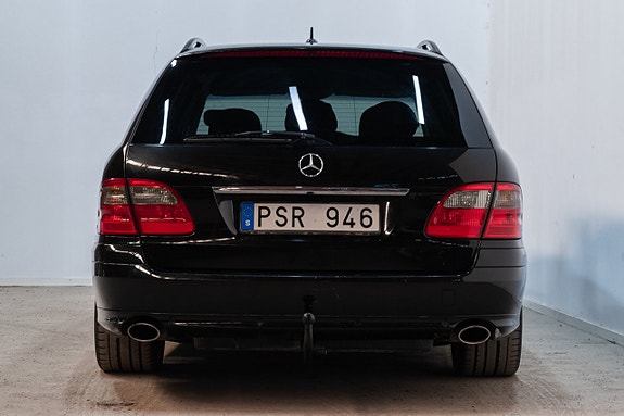 Mercedes-Benz E220 7 of 23