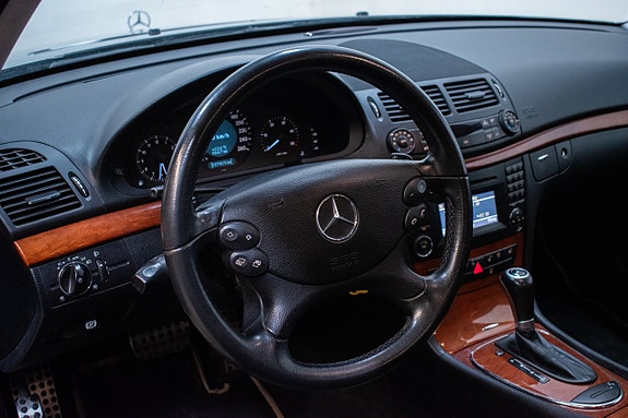 Mercedes-Benz E220 12 of 23