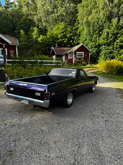Chevrolet El Camino 4 of 9