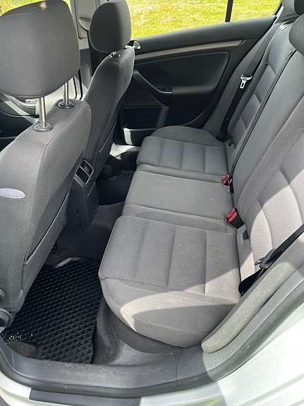 Volkswagen Golf V 5 of 5