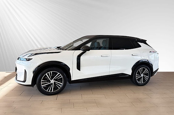 Lynk & Co 08 2 of 25