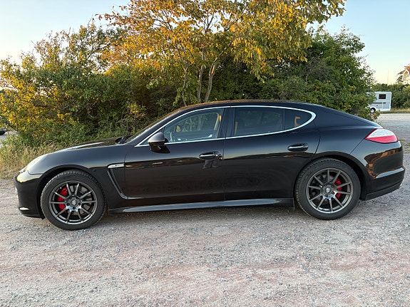 Porsche Panamera S 6 of 17