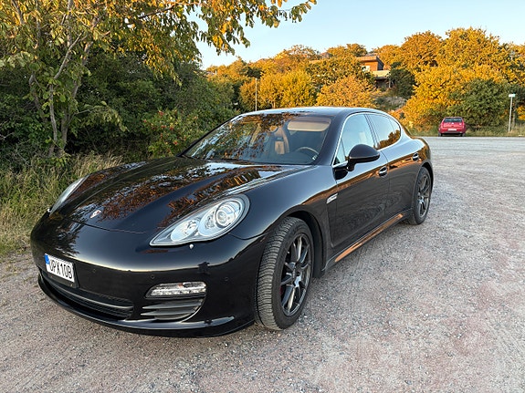 Porsche Panamera S 2 of 17