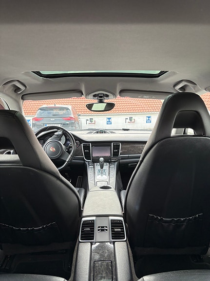 Porsche Panamera S 10 of 17