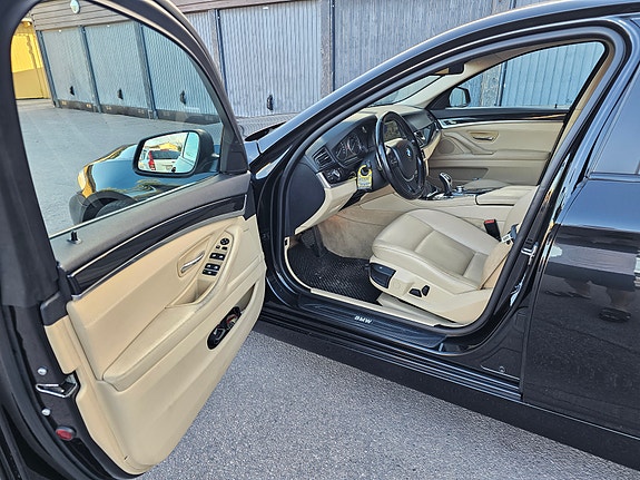 BMW 528i 10 of 11