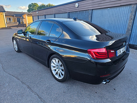 BMW 528i 6 of 11