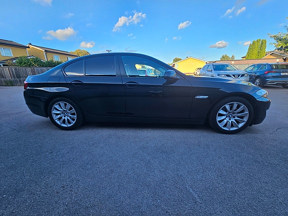 BMW 528i 4 of 11