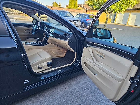BMW 528i 9 of 11