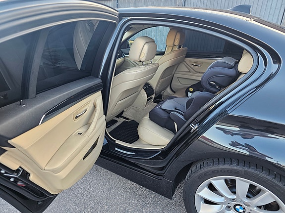 BMW 528i 7 of 11