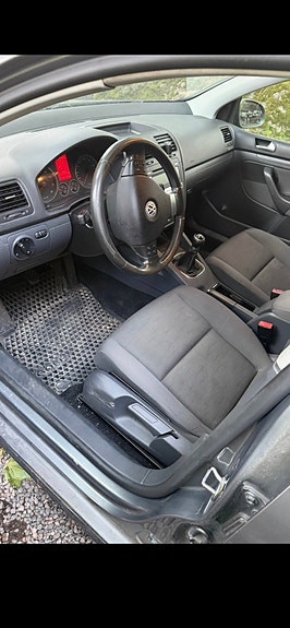 Volkswagen Golf V 4 of 4