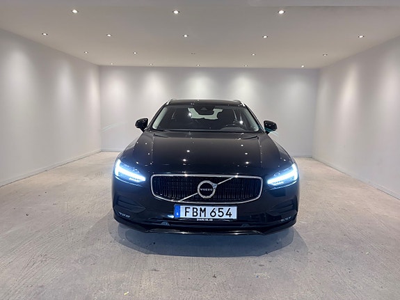 Volvo V90 2 of 16