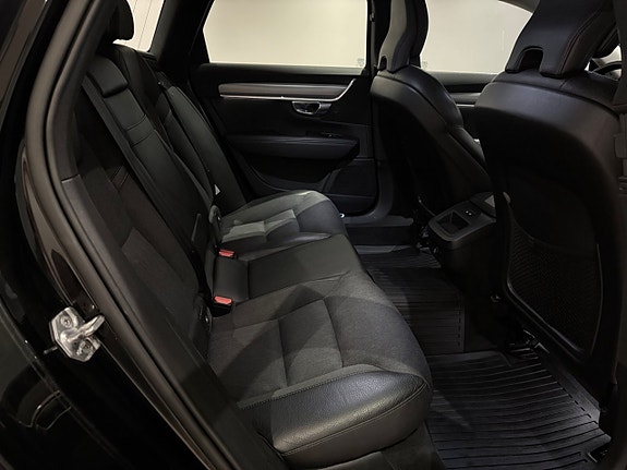 Volvo V90 10 of 16