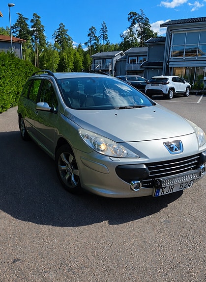Peugeot 307 2 of 7