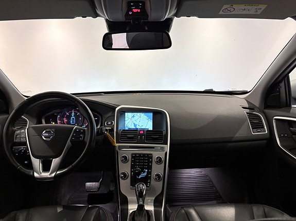 Volvo XC60 11 of 20