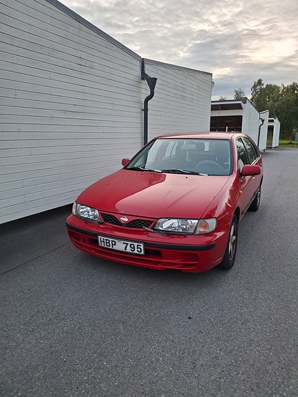 Nissan Almera 10 of 10