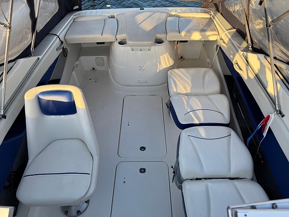 Bayliner 192 Discovery Cuddy – Bogpropeller, Ankarspel & Trailer 10 of 23