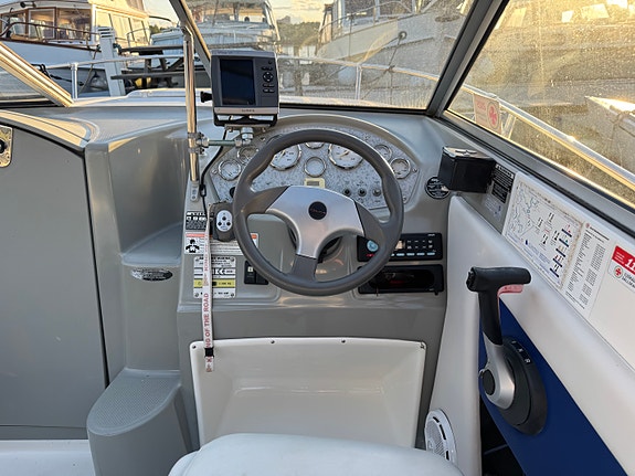 Bayliner 192 Discovery Cuddy – Bogpropeller, Ankarspel & Trailer 14 of 23