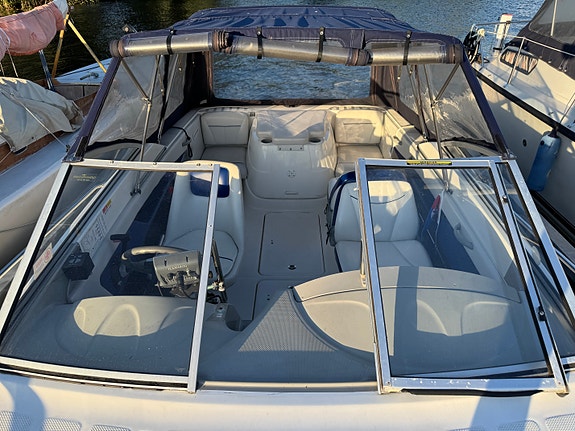 Bayliner 192 Discovery Cuddy – Bogpropeller, Ankarspel & Trailer 6 of 23