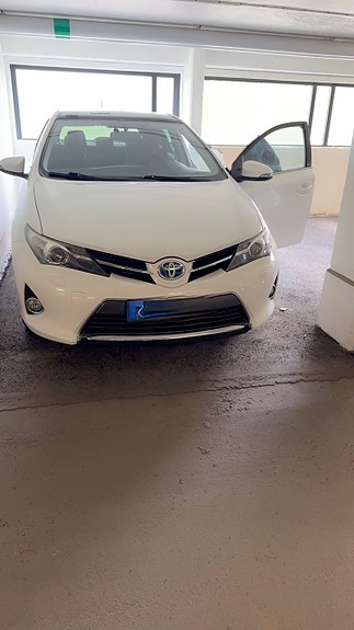 Toyota Auris 3 of 3