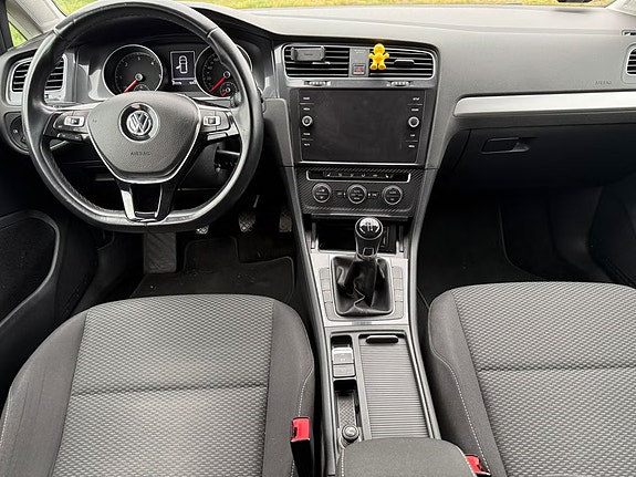 Volkswagen Golf VII 9 of 13