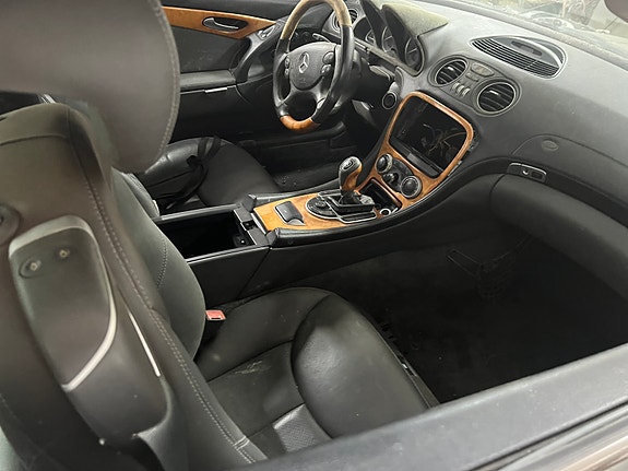 Mercedes-Benz SL500 5 of 6