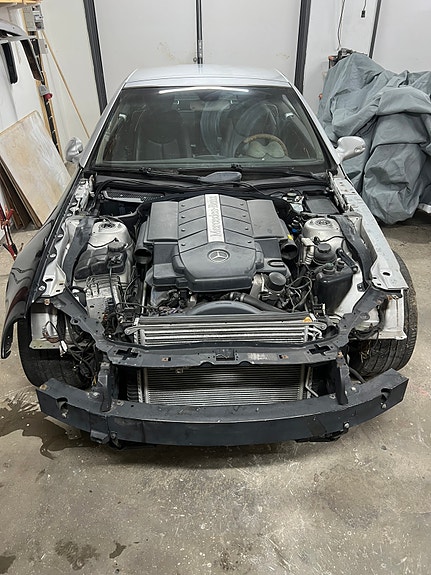 Mercedes-Benz SL500 2 of 6