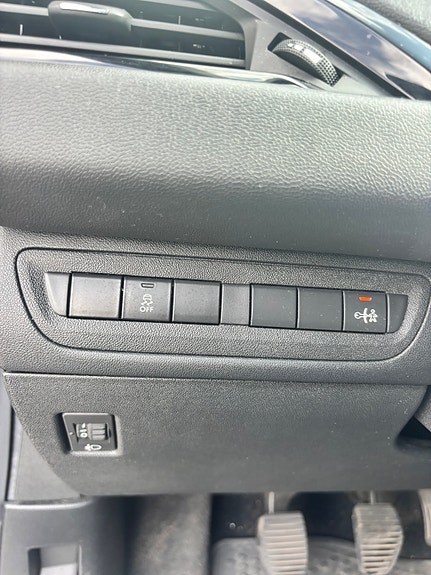 Peugeot 208 15 of 16