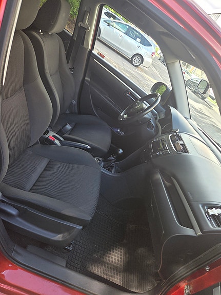 Suzuki Swift 11 of 13