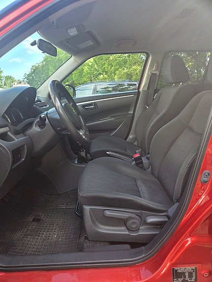 Suzuki Swift 10 of 13
