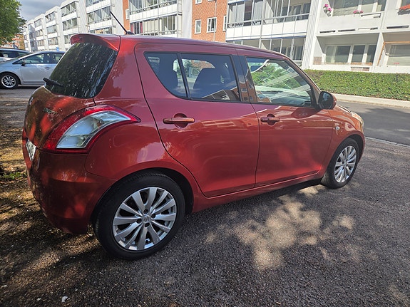 Suzuki Swift 3 of 13