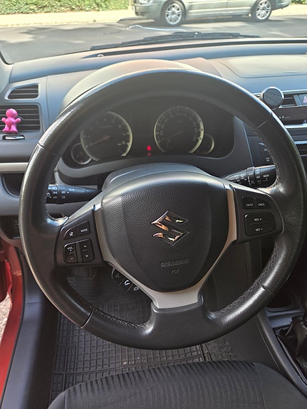Suzuki Swift 8 of 13